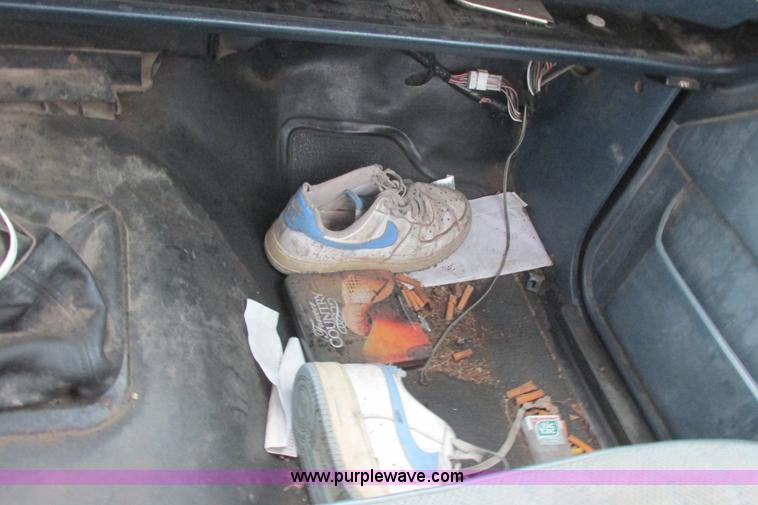 image for item I9614 1991 GMC Sonoma pickup truck