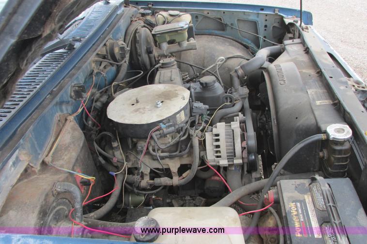 image for item I9614 1991 GMC Sonoma pickup truck