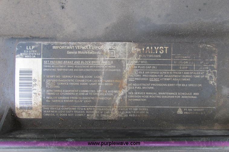 image for item I9614 1991 GMC Sonoma pickup truck