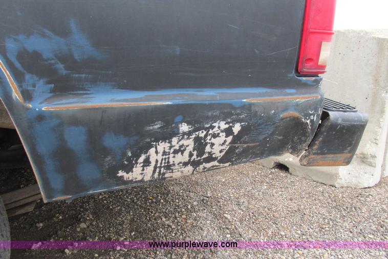 image for item I9614 1991 GMC Sonoma pickup truck