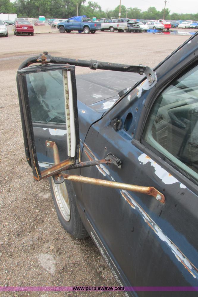 image for item I9614 1991 GMC Sonoma pickup truck