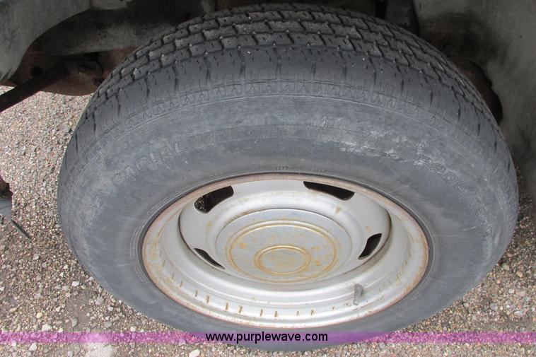 image for item I9614 1991 GMC Sonoma pickup truck