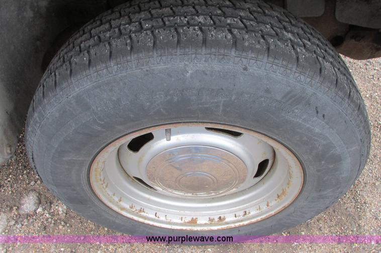 image for item I9614 1991 GMC Sonoma pickup truck