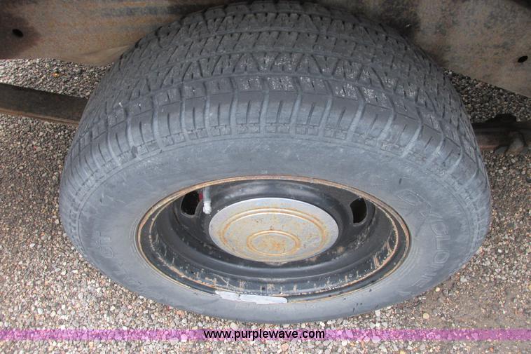 image for item I9614 1991 GMC Sonoma pickup truck