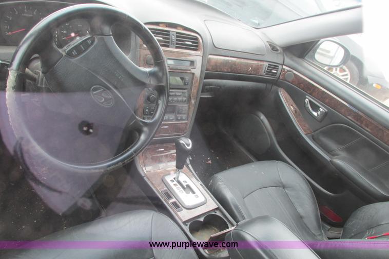 image for item I9616 2001 Hyundai XG300