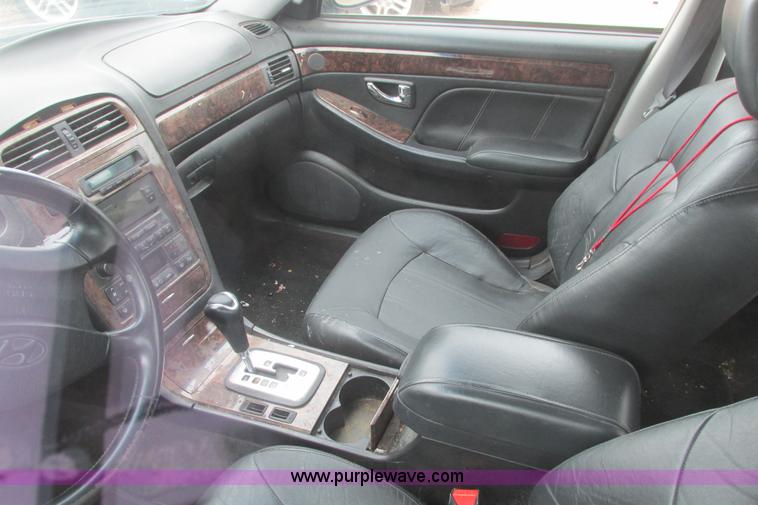 image for item I9616 2001 Hyundai XG300