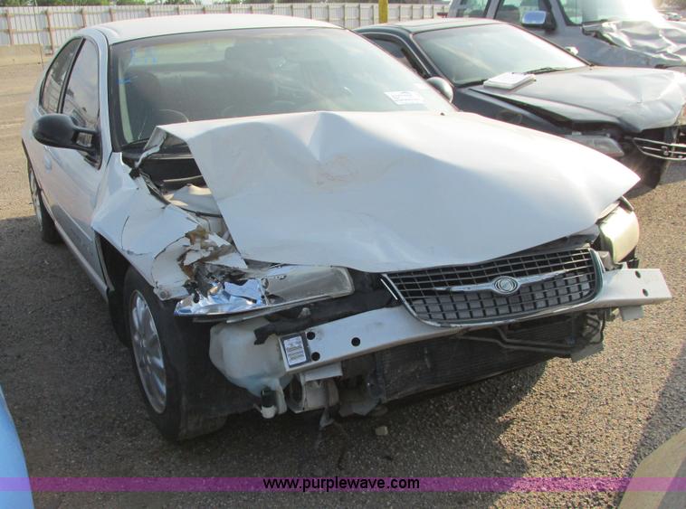 image for item I9621 2000 Chrysler Cirrus LXi