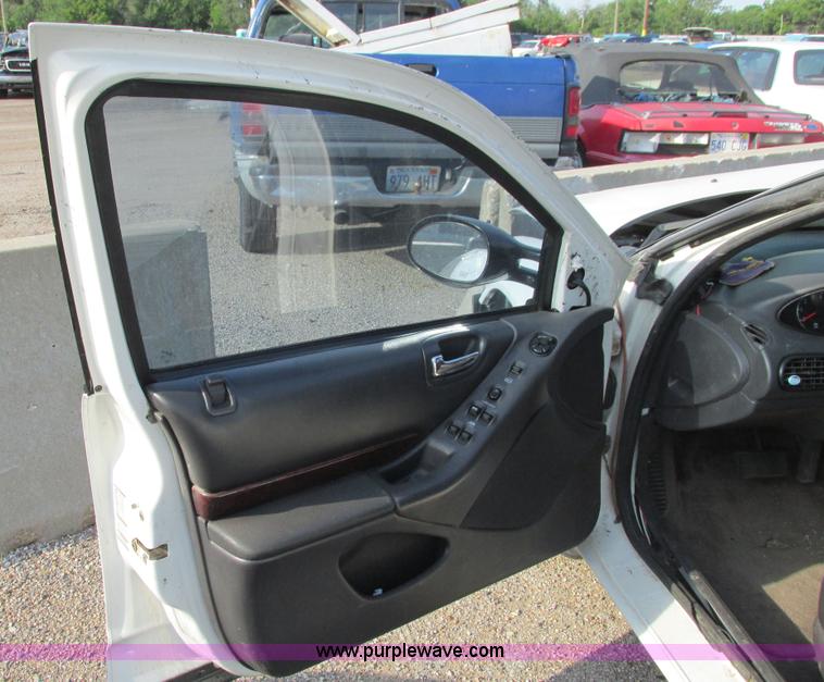 image for item I9621 2000 Chrysler Cirrus LXi