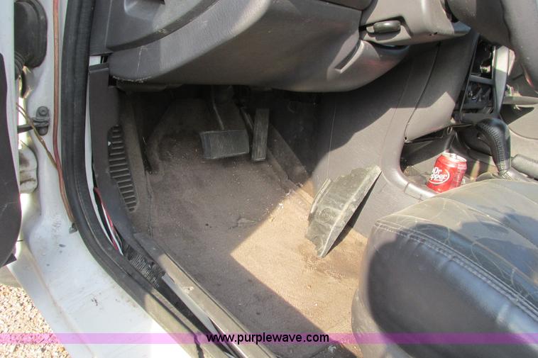 image for item I9621 2000 Chrysler Cirrus LXi