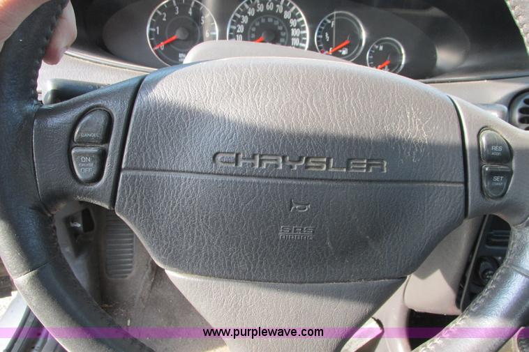 image for item I9621 2000 Chrysler Cirrus LXi