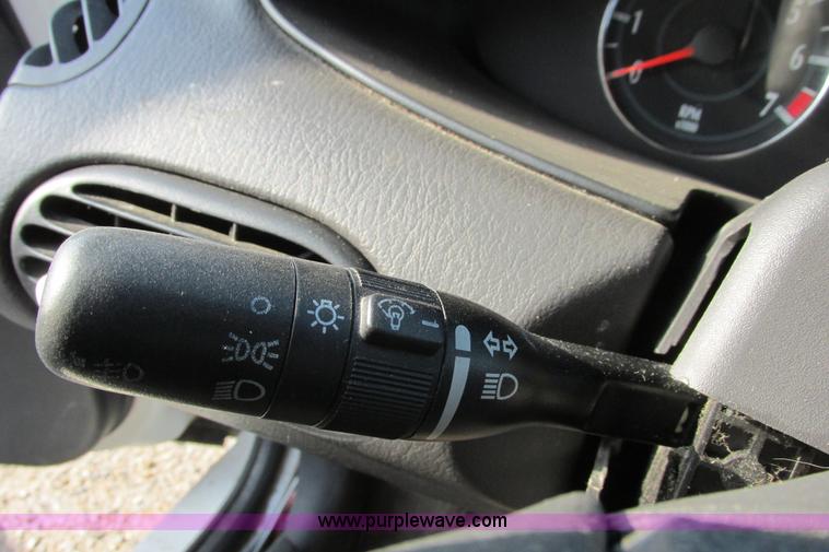 image for item I9621 2000 Chrysler Cirrus LXi