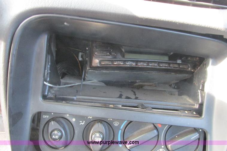 image for item I9621 2000 Chrysler Cirrus LXi