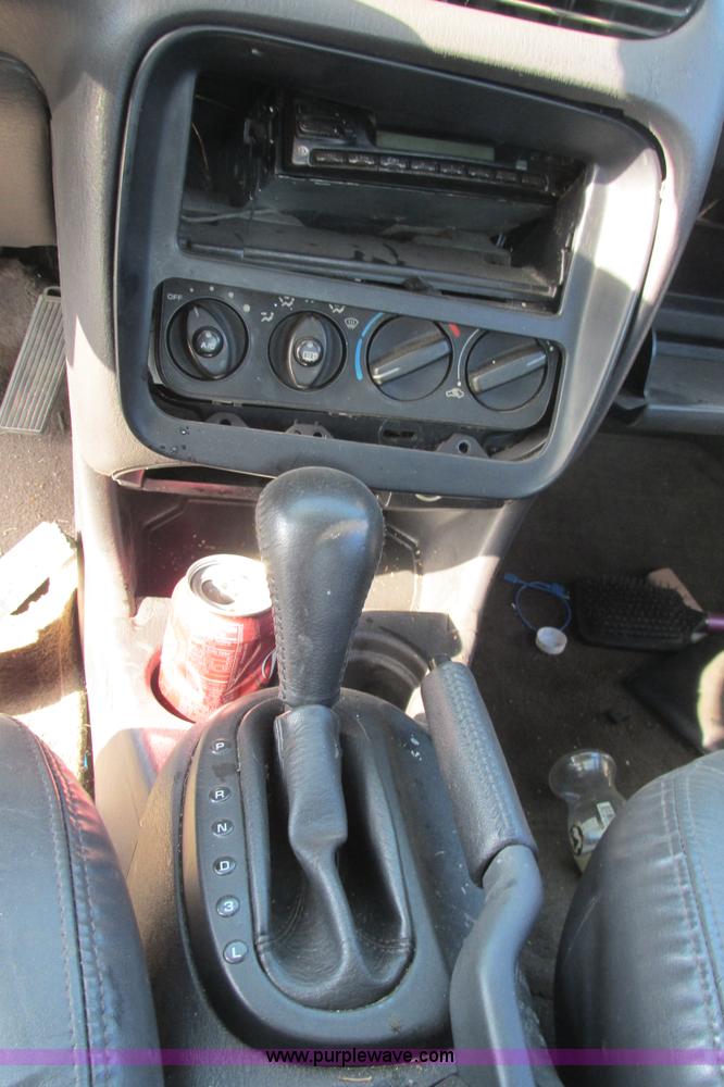 image for item I9621 2000 Chrysler Cirrus LXi