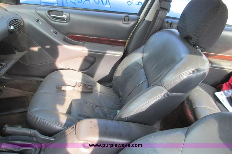 image for item I9621 2000 Chrysler Cirrus LXi