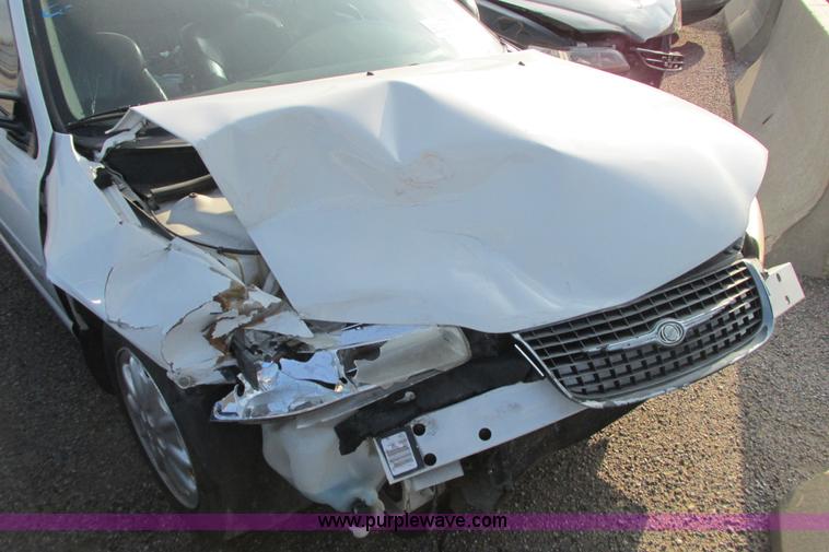 image for item I9621 2000 Chrysler Cirrus LXi