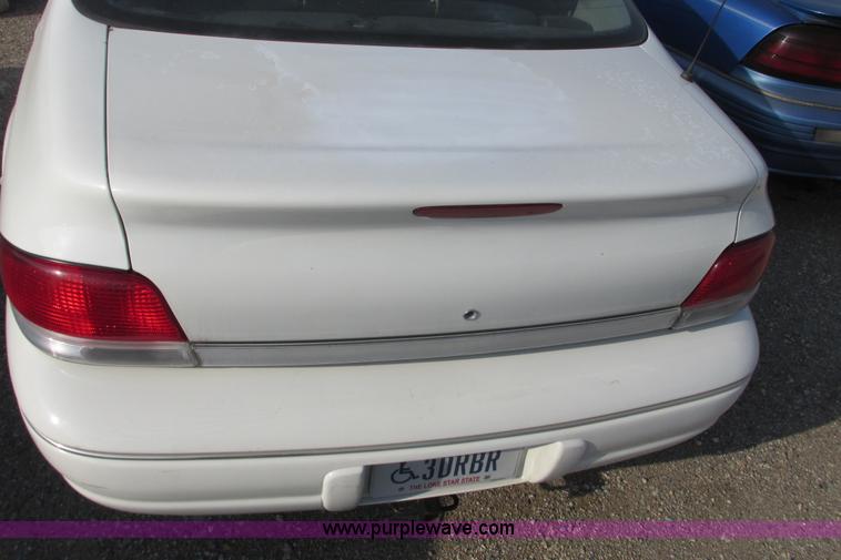 image for item I9621 2000 Chrysler Cirrus LXi