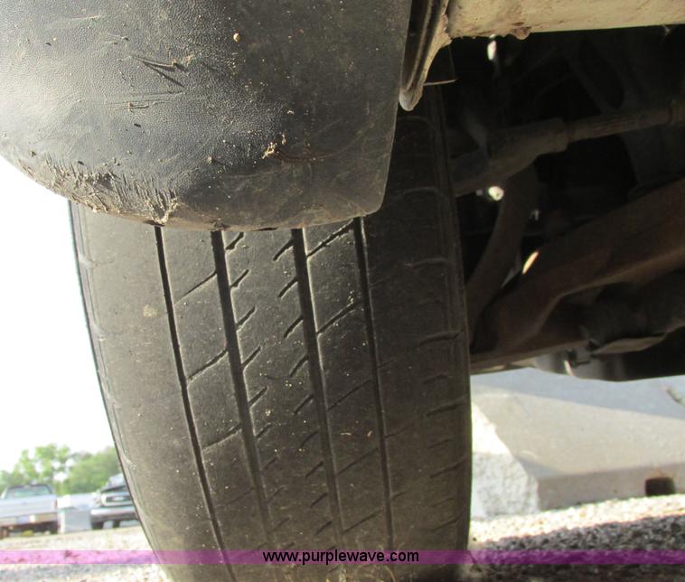 image for item I9621 2000 Chrysler Cirrus LXi