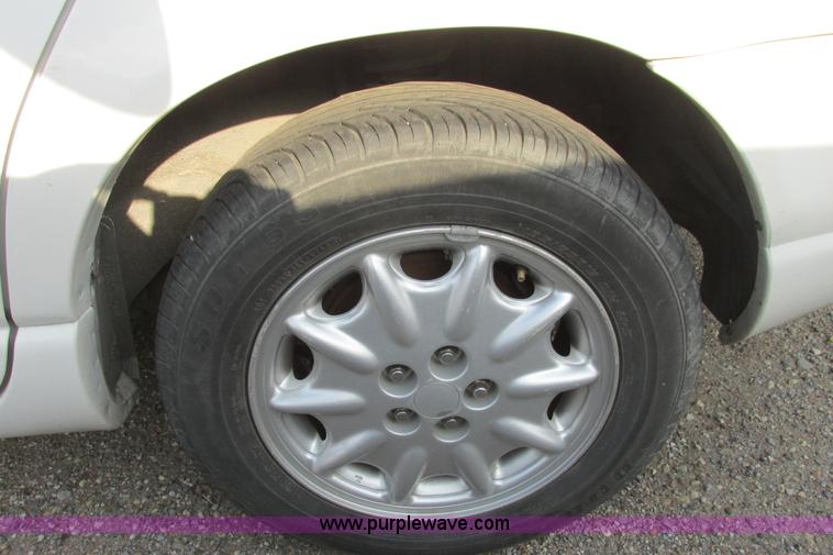 image for item I9621 2000 Chrysler Cirrus LXi