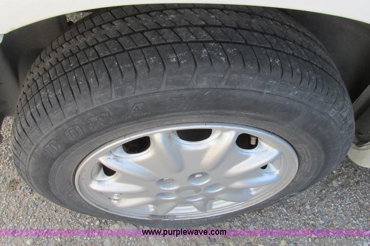 image for item I9621 2000 Chrysler Cirrus LXi