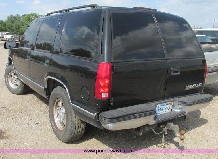 image for item I9626 1999 Chevrolet Tahoe SUV