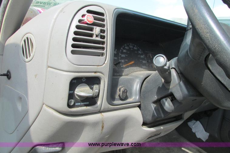 image for item I9626 1999 Chevrolet Tahoe SUV