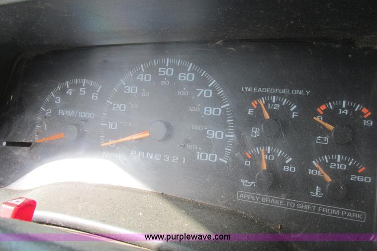 image for item I9626 1999 Chevrolet Tahoe SUV