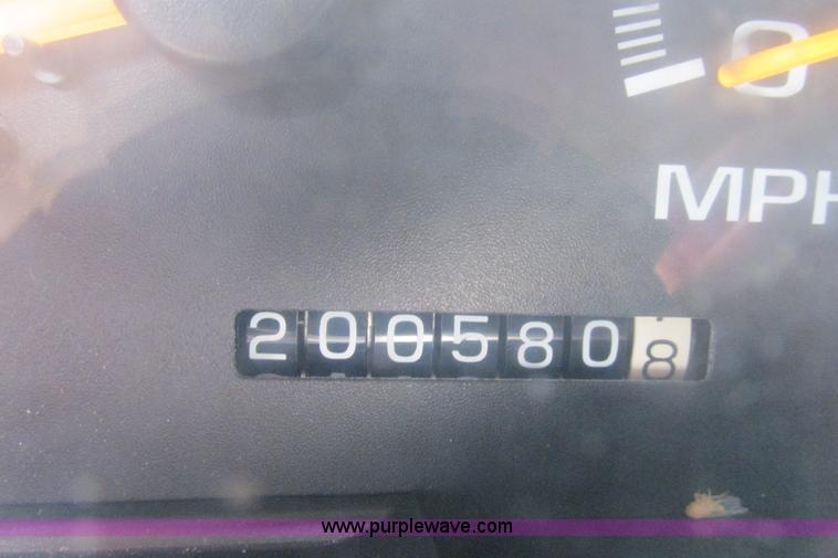 image for item I9626 1999 Chevrolet Tahoe SUV