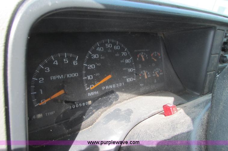 image for item I9626 1999 Chevrolet Tahoe SUV