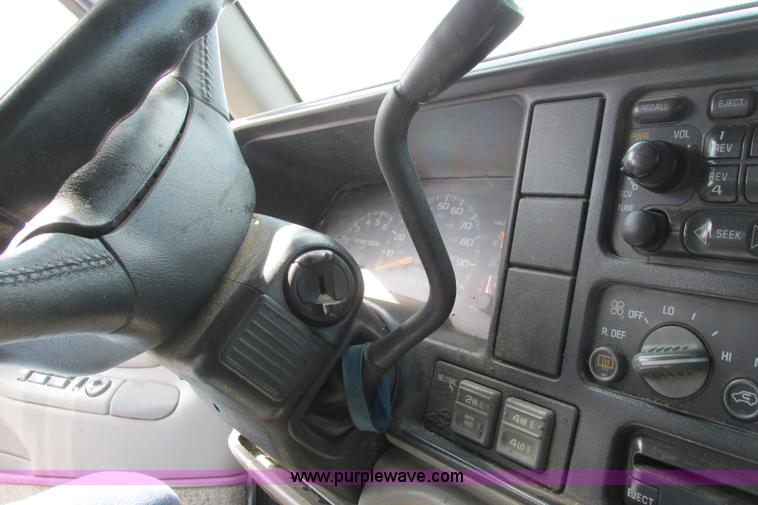 image for item I9626 1999 Chevrolet Tahoe SUV