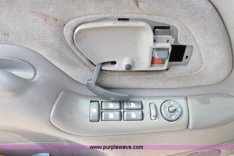 image for item I9626 1999 Chevrolet Tahoe SUV