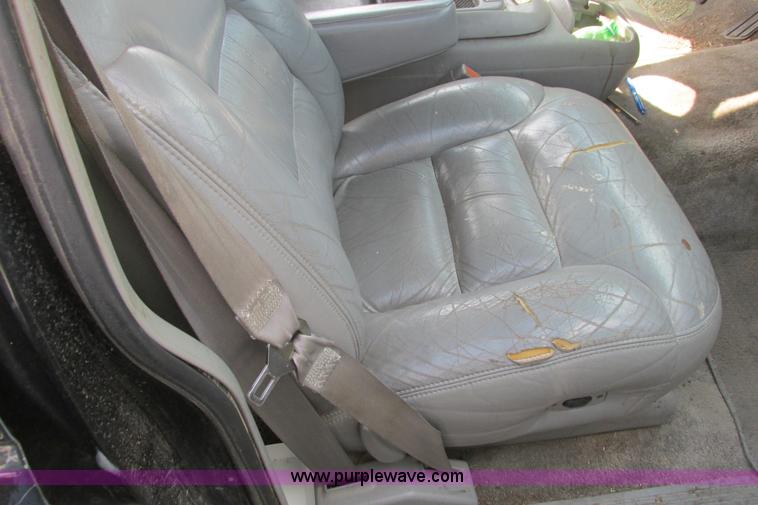 image for item I9626 1999 Chevrolet Tahoe SUV