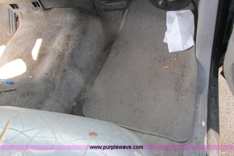 image for item I9626 1999 Chevrolet Tahoe SUV