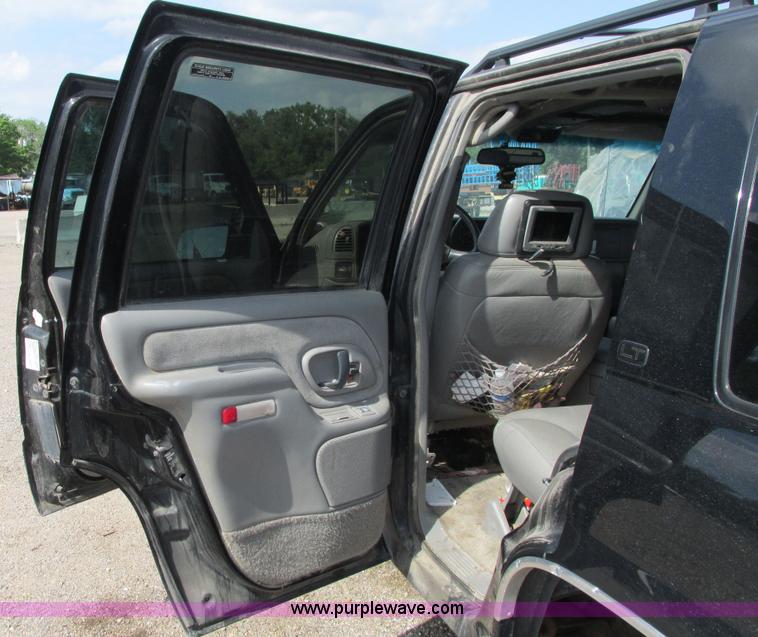 image for item I9626 1999 Chevrolet Tahoe SUV