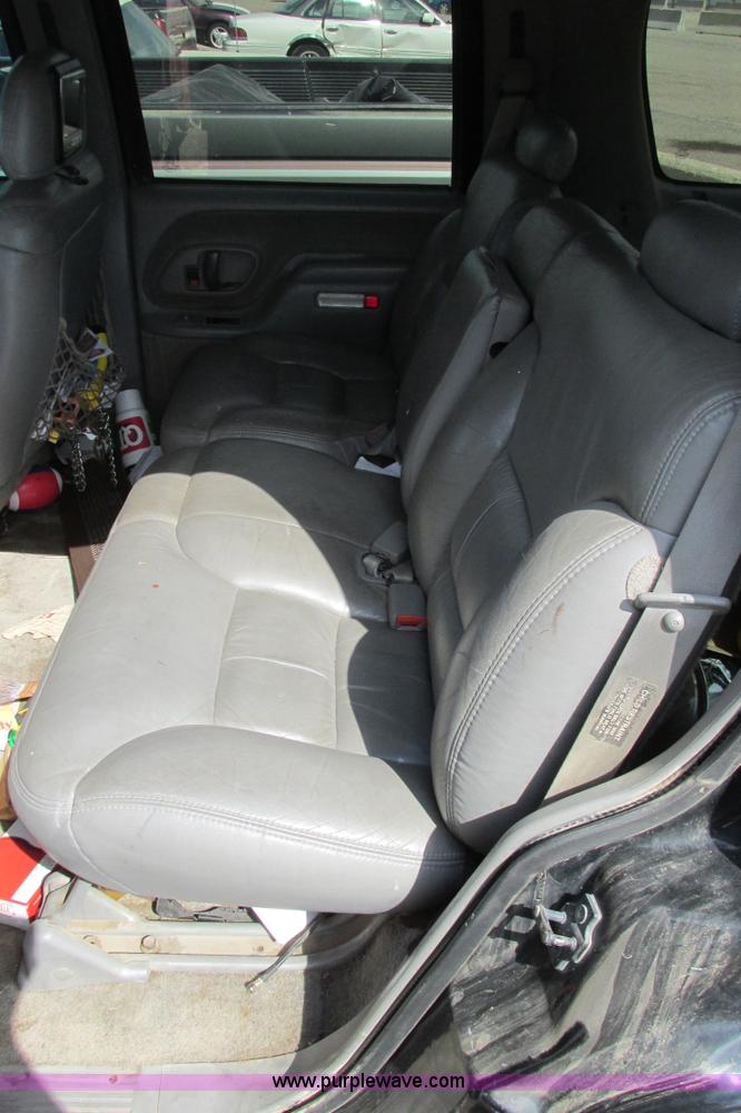 image for item I9626 1999 Chevrolet Tahoe SUV