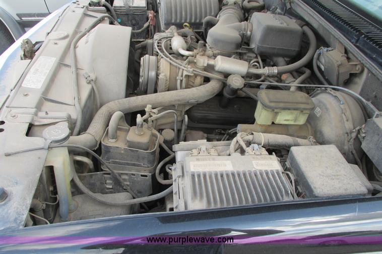 image for item I9626 1999 Chevrolet Tahoe SUV