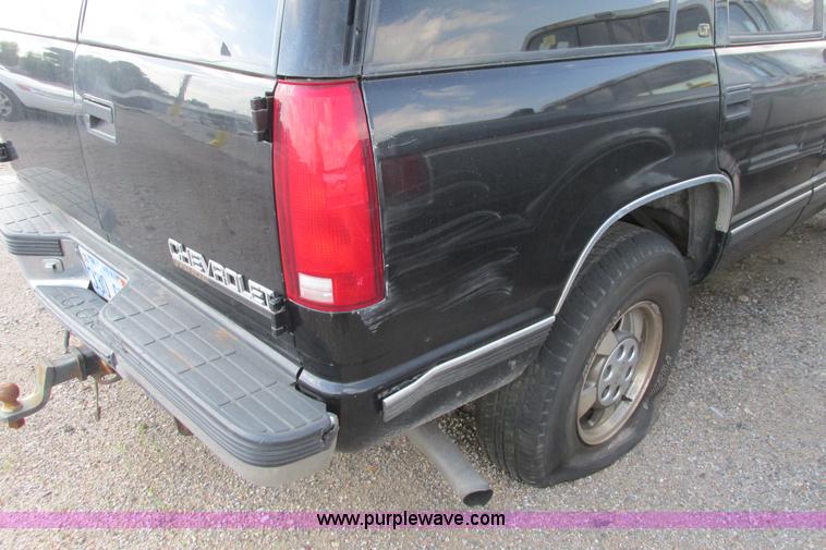 image for item I9626 1999 Chevrolet Tahoe SUV