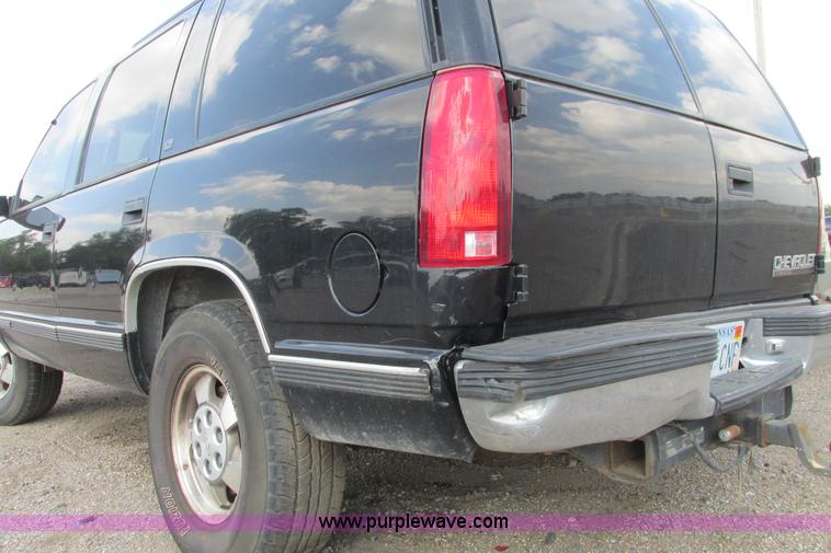 image for item I9626 1999 Chevrolet Tahoe SUV
