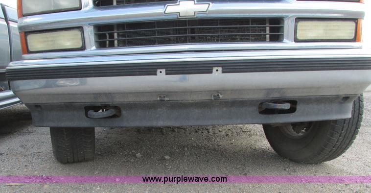 image for item I9626 1999 Chevrolet Tahoe SUV