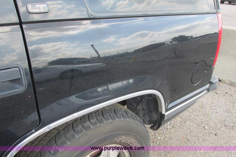 image for item I9626 1999 Chevrolet Tahoe SUV
