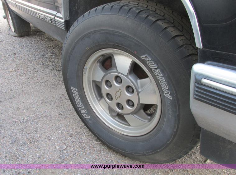 image for item I9626 1999 Chevrolet Tahoe SUV