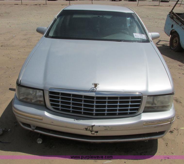 image for item I9629 1999 Cadillac Deville dElegance