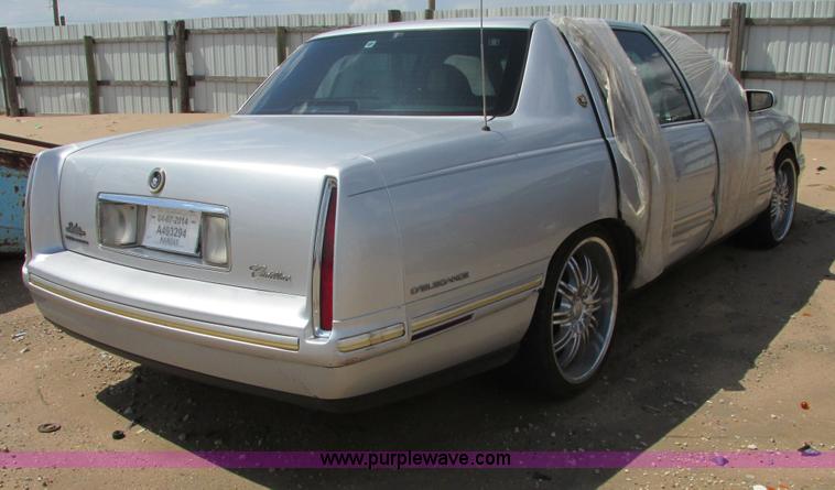 image for item I9629 1999 Cadillac Deville dElegance
