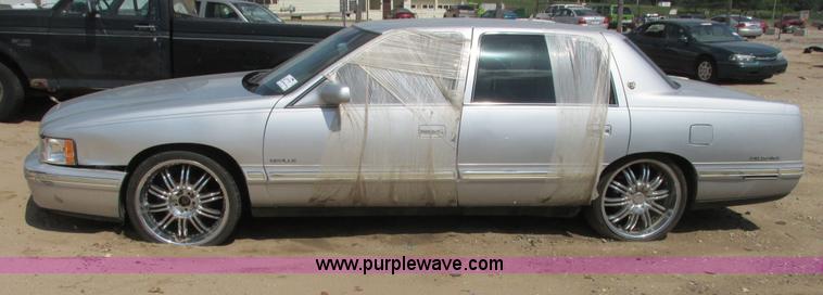 image for item I9629 1999 Cadillac Deville dElegance