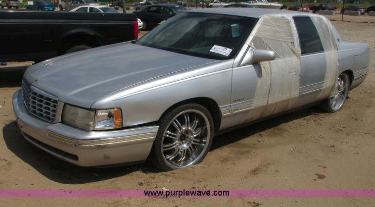 image for item I9629 1999 Cadillac Deville dElegance