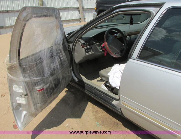 image for item I9629 1999 Cadillac Deville dElegance