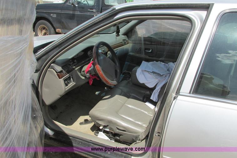image for item I9629 1999 Cadillac Deville dElegance