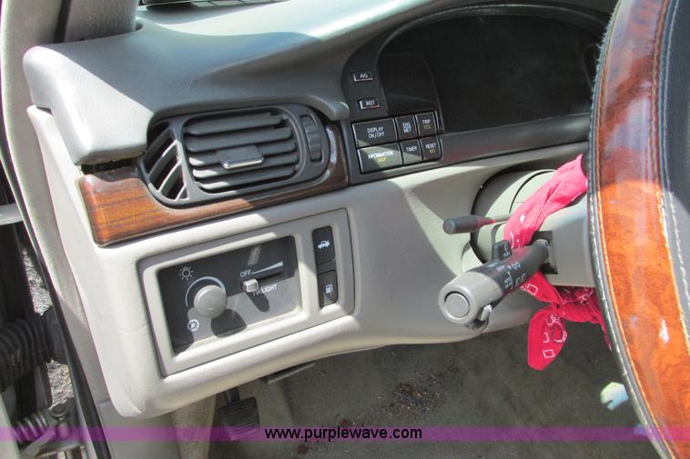 image for item I9629 1999 Cadillac Deville dElegance