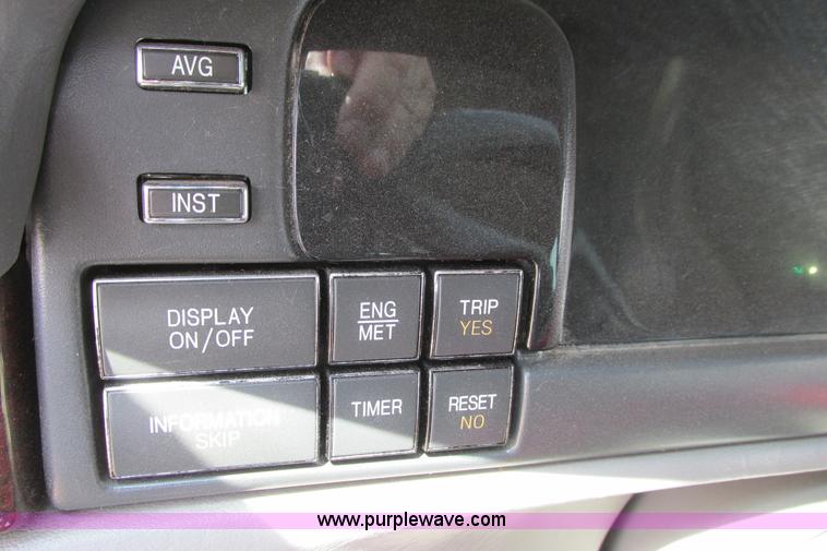 image for item I9629 1999 Cadillac Deville dElegance