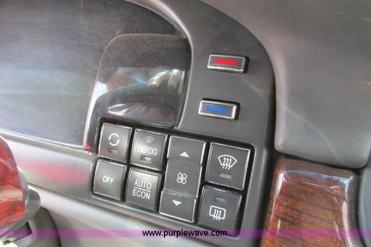 image for item I9629 1999 Cadillac Deville dElegance