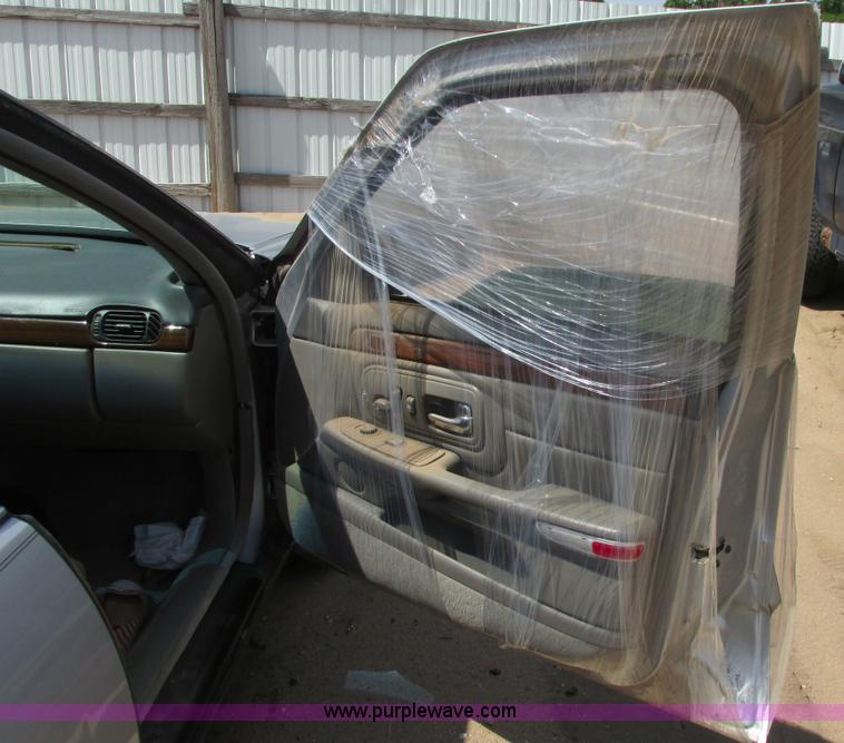 image for item I9629 1999 Cadillac Deville dElegance